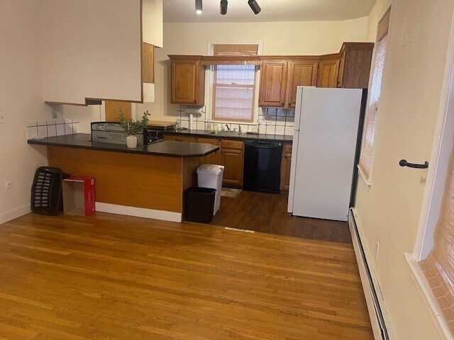 Primary Photo - 63 River St
