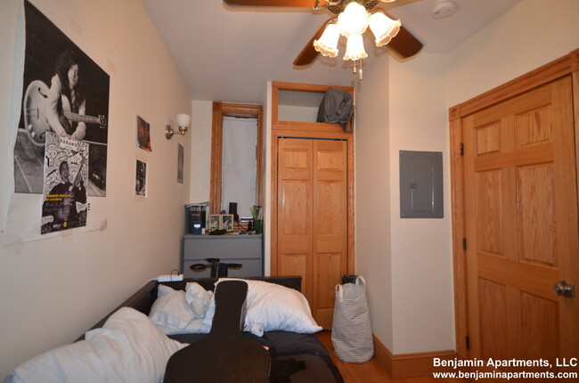 Foto del edificio - 16 S Russell St