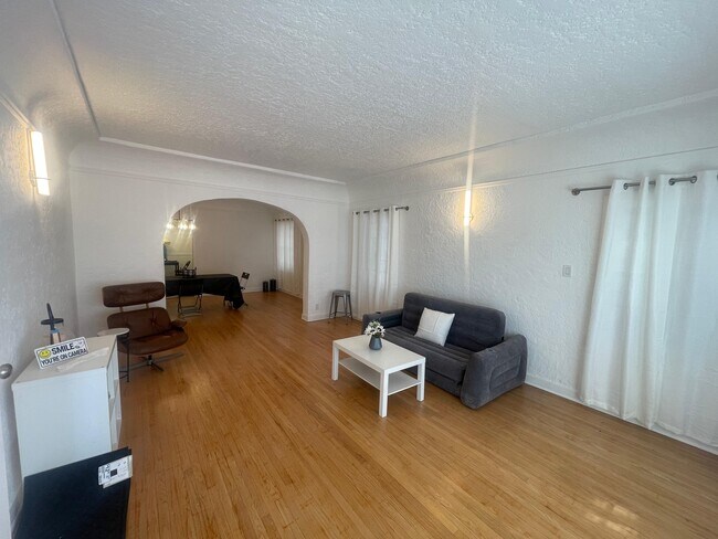 Foto del edificio - 130 N Croft Ave