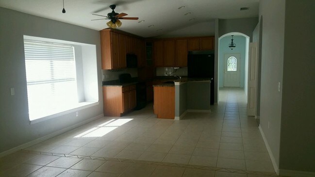 Building Photo - 3/2 pool home in The Groves 55 community