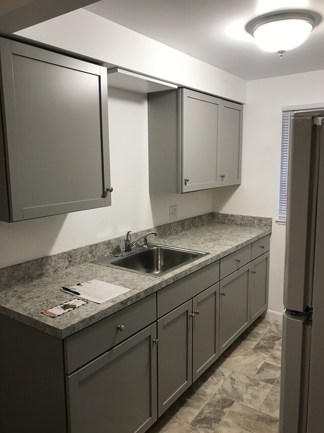 Foto principal - 7433 Center St