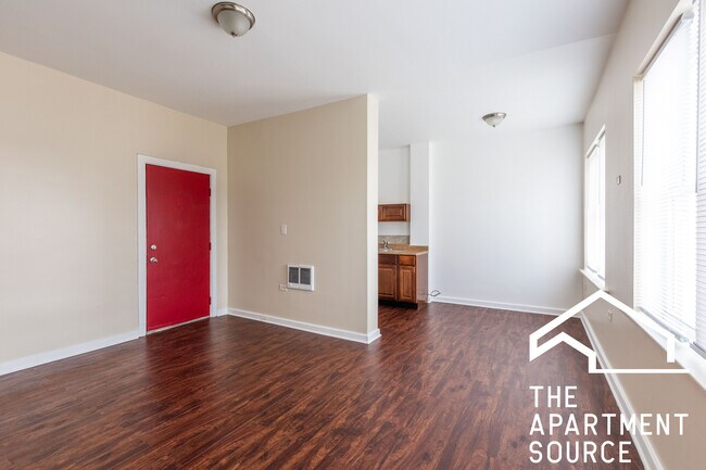 Building Photo - 3156 W Warren Blvd