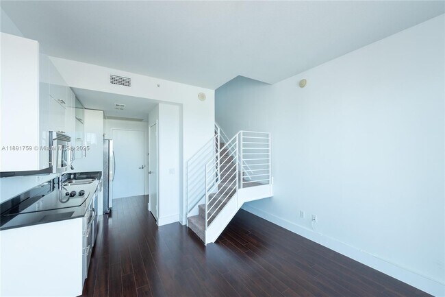 Foto del edificio - 60 SW 13th St