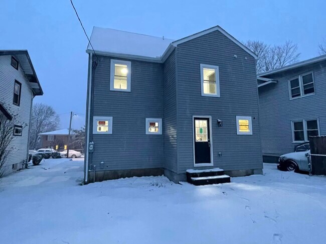 Foto del edificio - 253 Santa Clara Ave