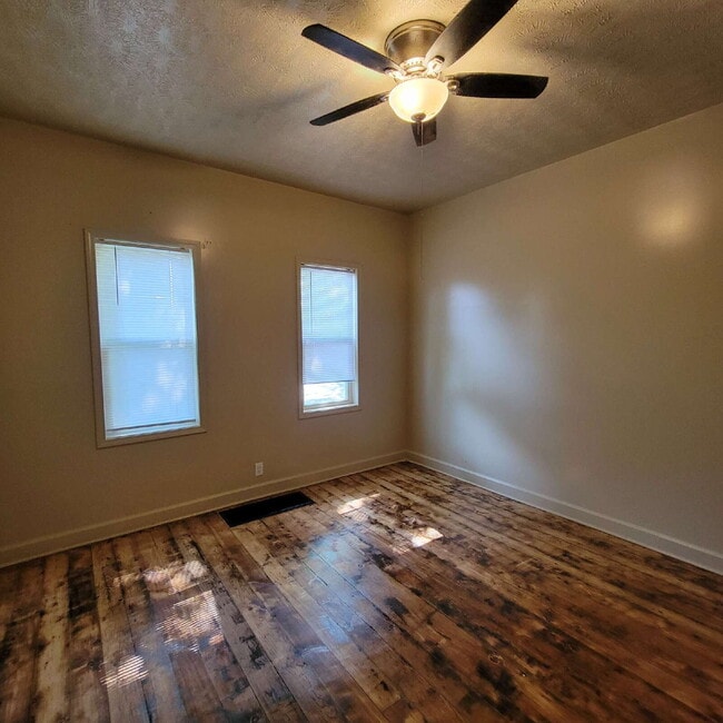 Building Photo - Fountain Square 2BR/2BA House w/Central Air!