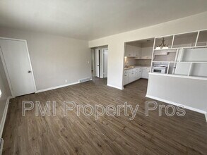 Building Photo - 7701 W Hampton Ave