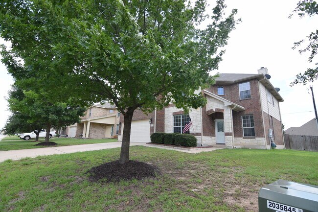 Foto del edificio - 810 Red Fern Dr