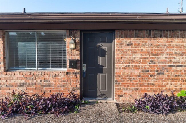 Building Photo - 3402 Willowrun Cove