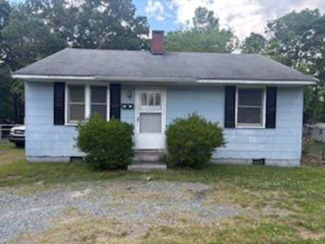 Primary Photo - 2 Bedroom 1 Bathroom House
