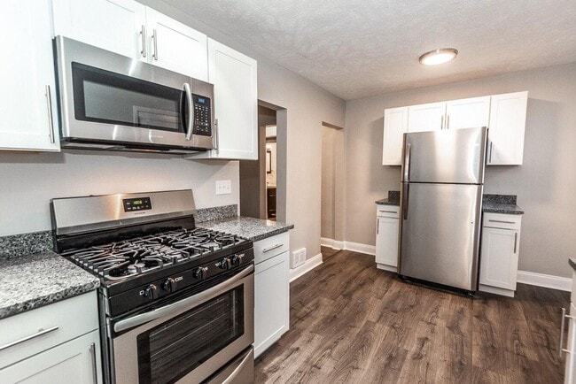 Stunning 5 bedroom home in Brookline available May 1! - Stunning 5 bedroom home in Brookline available May 1!