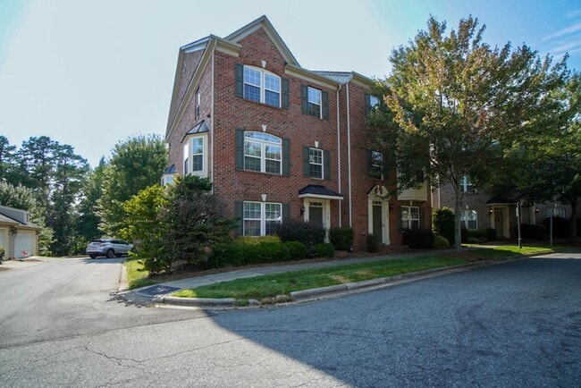 Foto del edificio - Gorgeous 3 Bedroom Townhome in Davidson