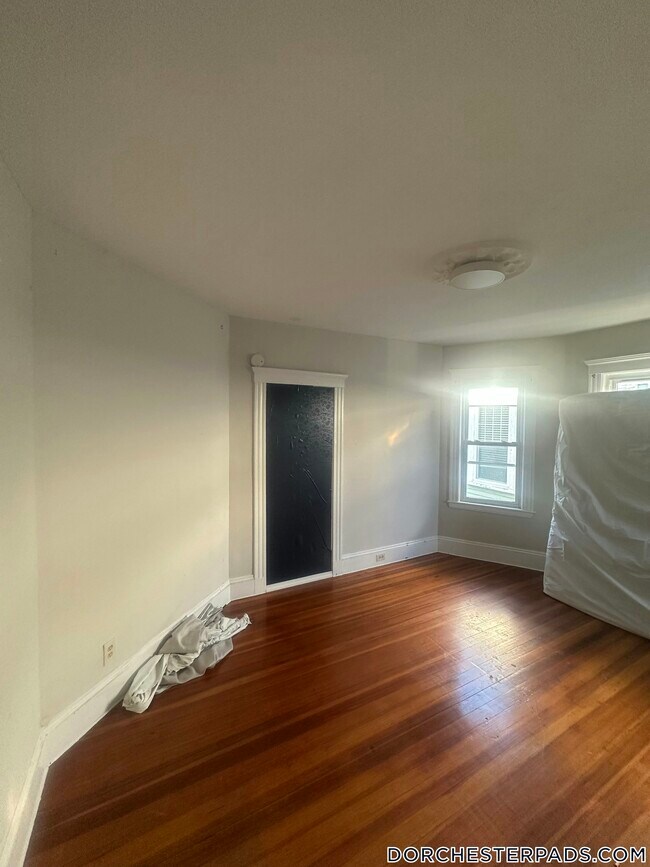 Foto del edificio - 30 Roseclair St