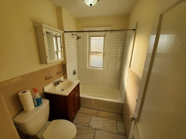 Building Photo - 282 Highland Ave