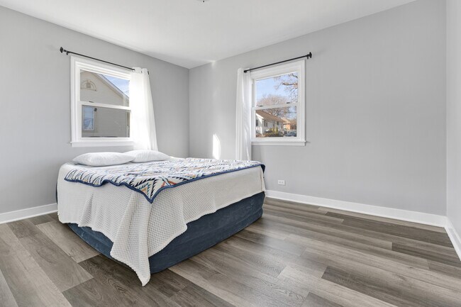 Building Photo - 301 Mill St