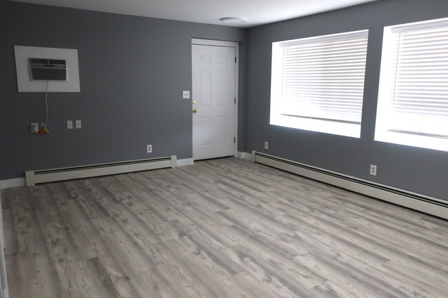 Building Photo - 1101 Cedar Ln