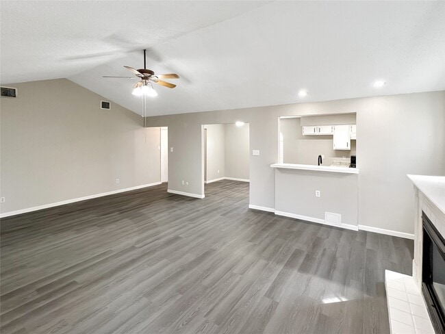 Building Photo - 15018 Cypress Green Dr