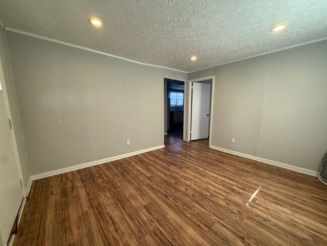 Foto del edificio - Cottage Style Home Super Close to Downtown!