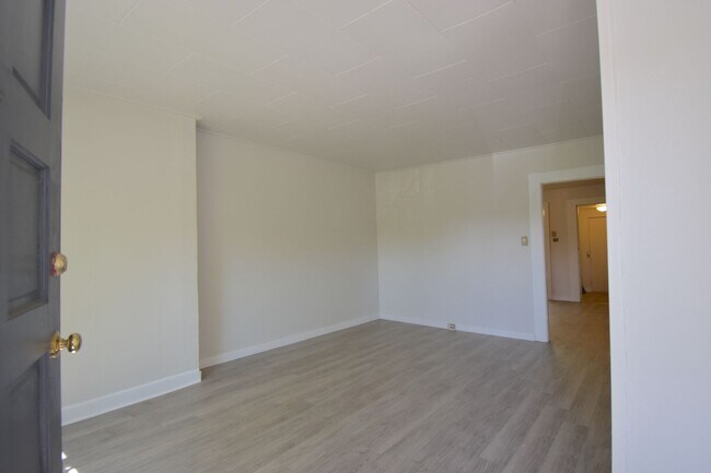 Foto del edificio - Updated Two-Bedroom House with Yard in Fremont!
