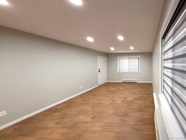 Building Photo - 224 Fox Run Ln