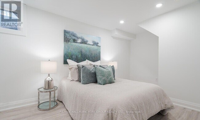 Photo du bâtiment - 106 Woodpark Pl