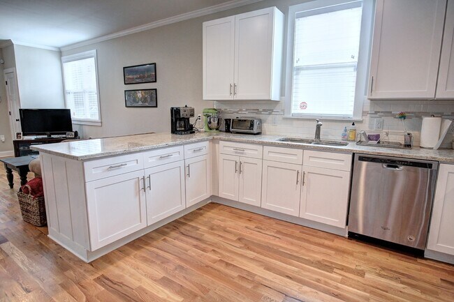 Building Photo - Available April 1st! Two Story Gorgeous 3bd/2.5ba Home 1/2 Mile from Durham Bulls!