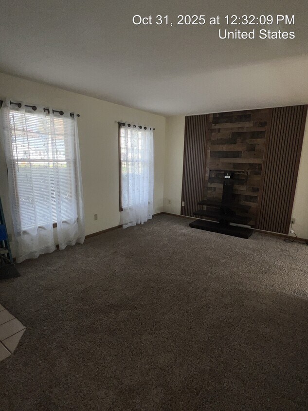 Primary Photo - 5611 Madrid Dr