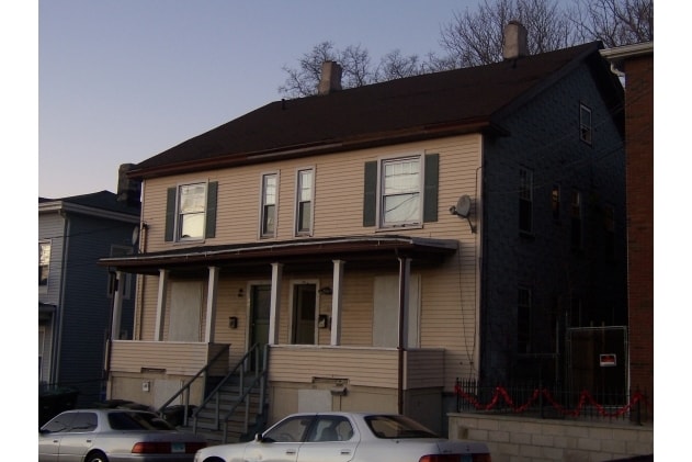 Building Photo - 108-110 Pequonnock St