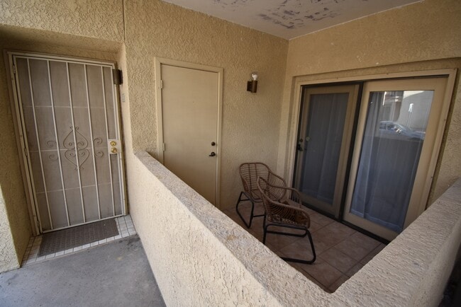 Building Photo - 1200 E River Rd