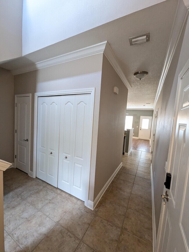 Foto del edificio - 2160 Hadleigh Hills Ct