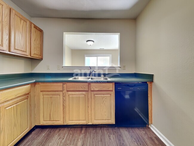 Foto del edificio - 5969 Claymont Blvd