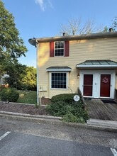 Building Photo - 215 Hickory Forge Dr