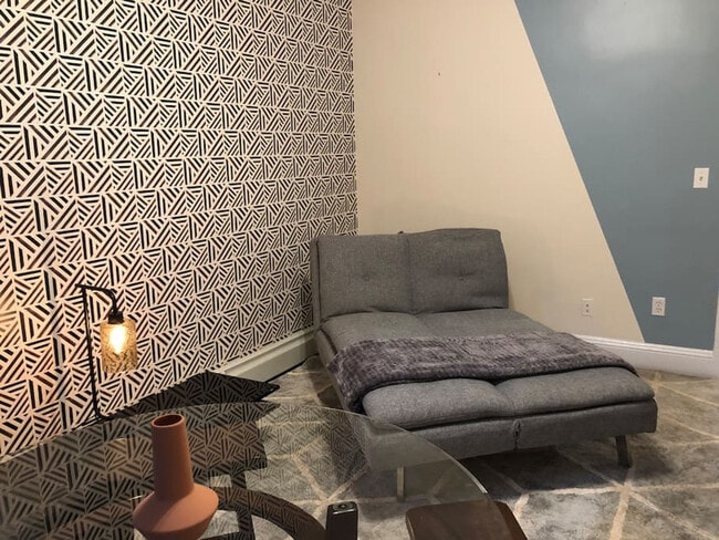 Building Photo - 109 Strathmore Rd