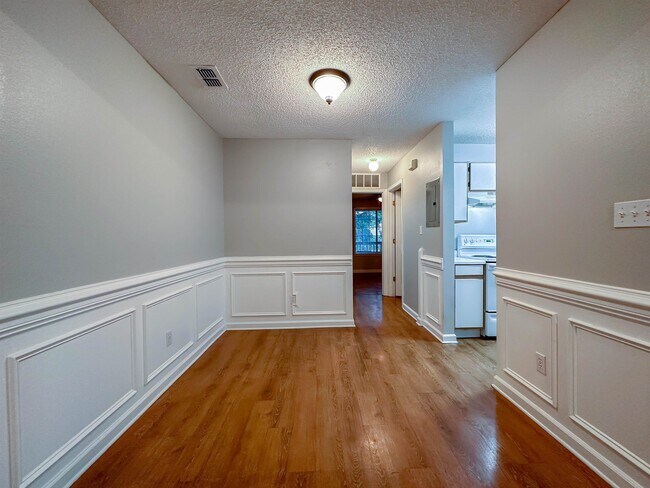 Foto del edificio - 2310 Tina Dr