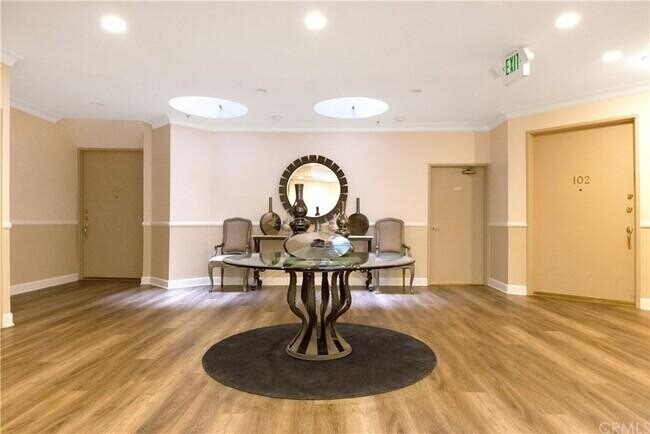 Lobby - 1722 Malcolm Ave