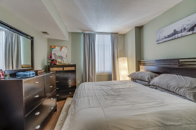 Building Photo - 851 N Glebe Rd