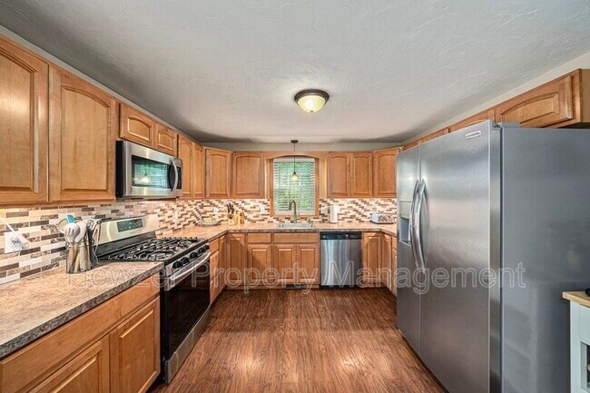 Building Photo - 57 Hyannis Rd
