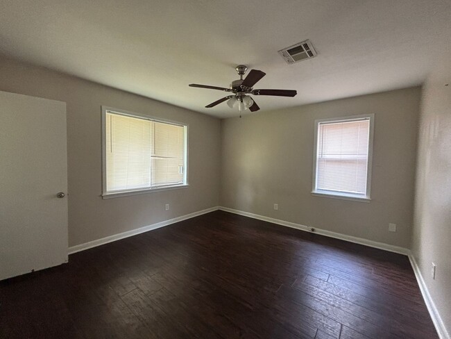 Foto del edificio - GREAT STARTER HOME IN SOUTH BOSSIER NEAR BABF