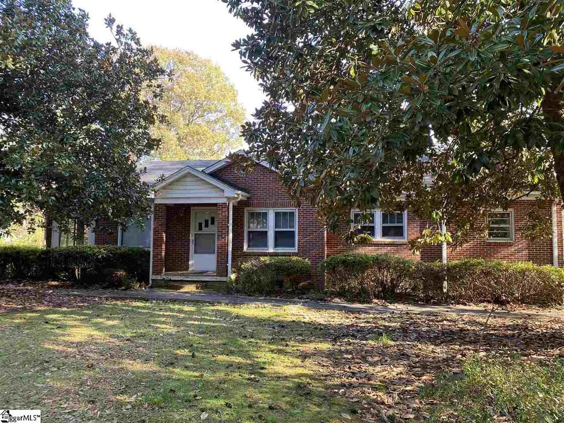 Primary Photo - 15 Eugene Walker Ln