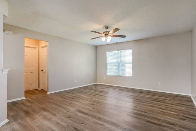 Building Photo - 2256 Ballston Pl