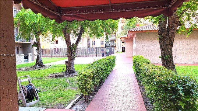 Foto del edificio - 5201 NW 7th St