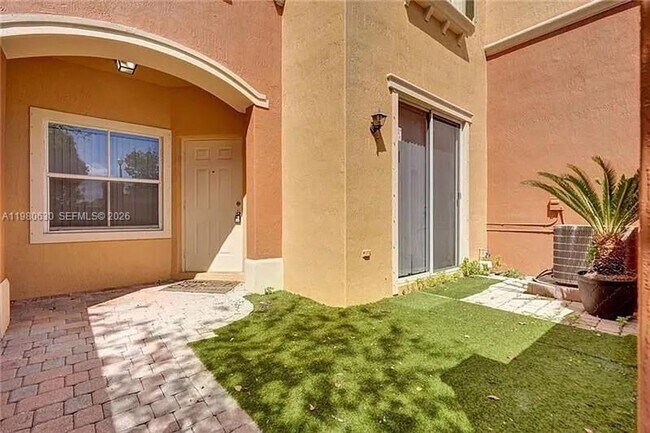 Building Photo - 2325 Mariner Ct