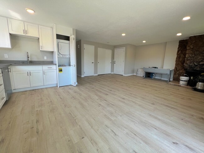 Building Photo - 17612 80th Ct NE