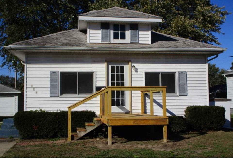 Primary Photo - 310 E Vine St