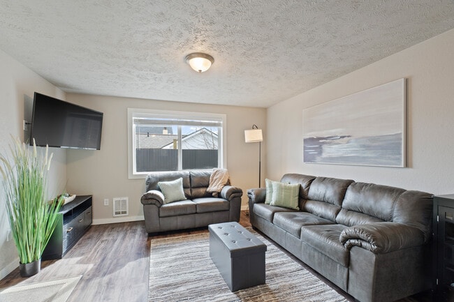 Living Area - 3012 N Hogan St