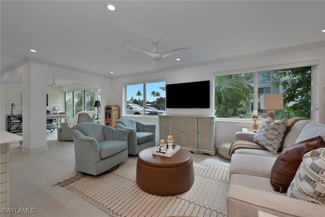 Foto del edificio - 1950 Gulf Shore Blvd N