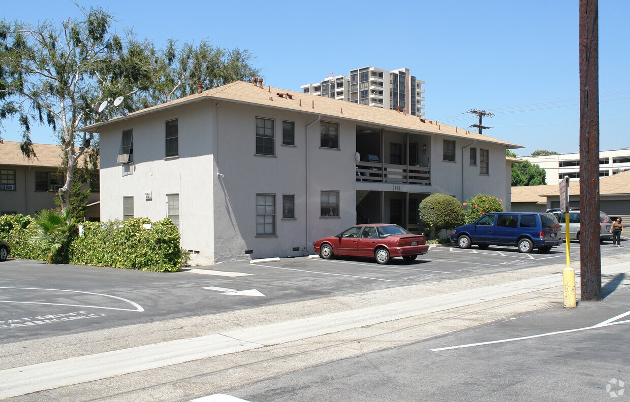 Primary Photo - 321 W Doran St