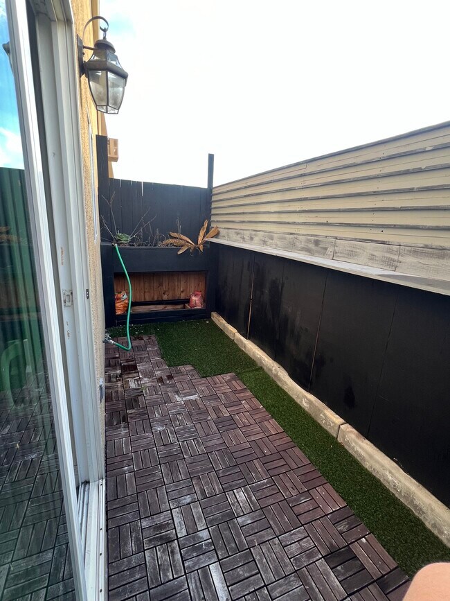 Foto del edificio - 1321 Greenfield Dr