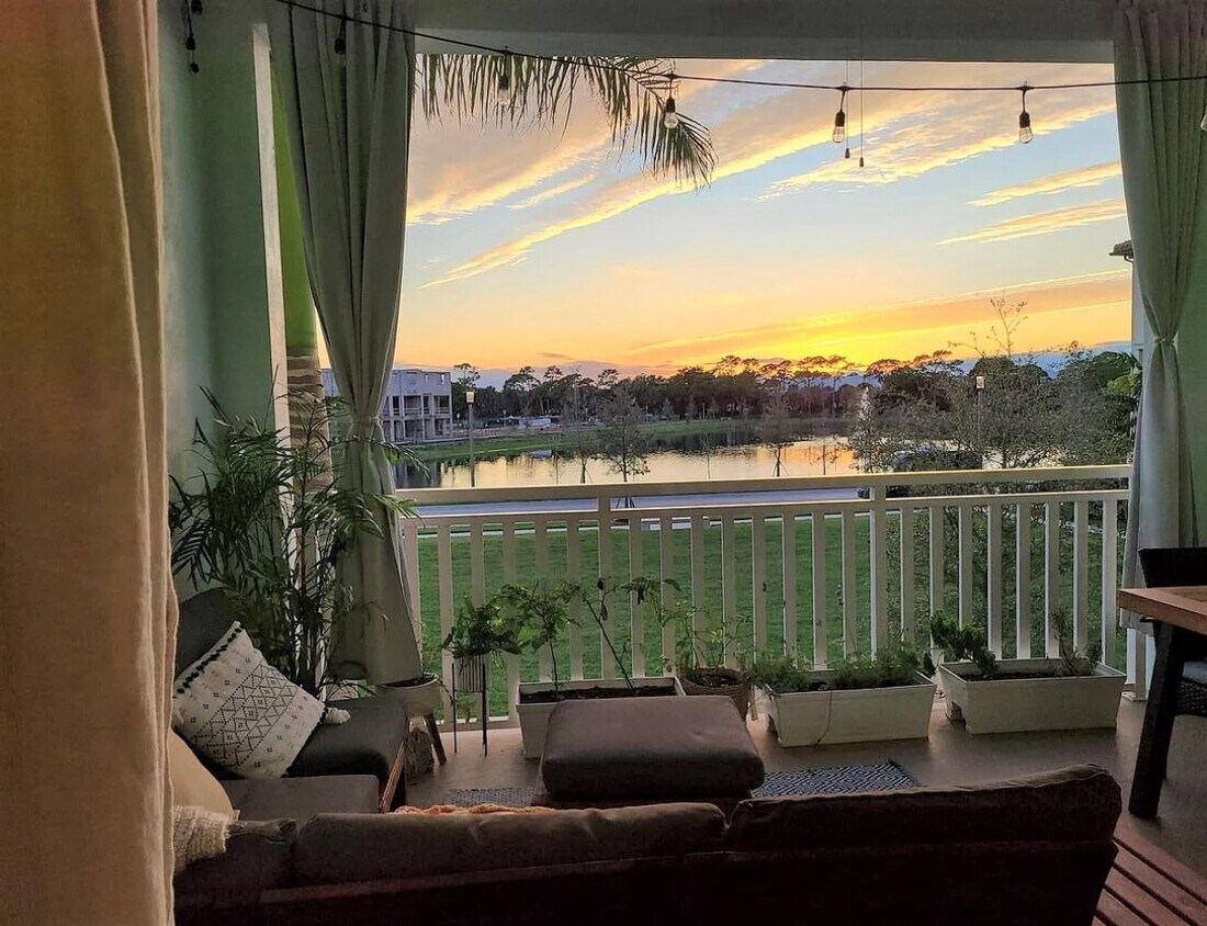 view from balcony - 12724 Machiavelli Way