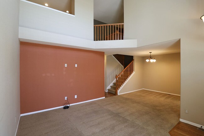 Building Photo - Beautiful Updated Town Home in Fort Collins