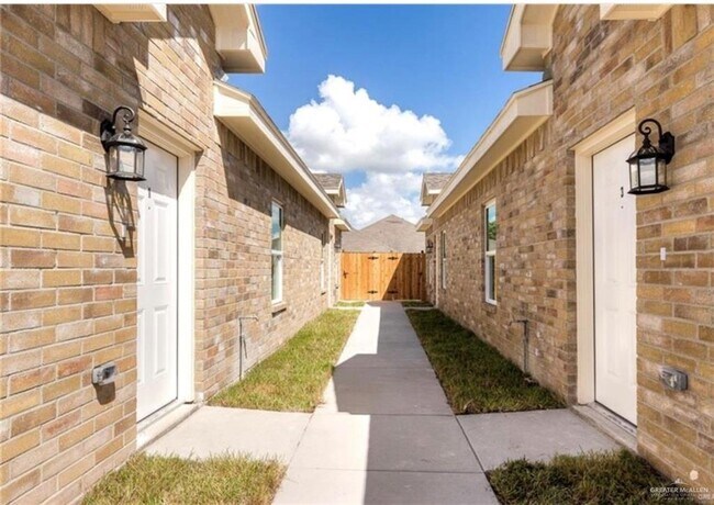 Building Photo - 3707 Tinsley Ave